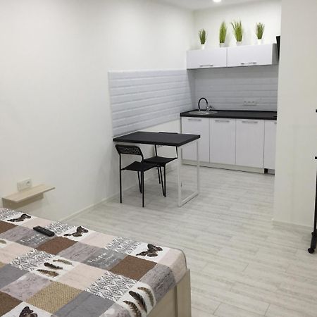 Small Underground Apartment At The Center Kherson Luaran gambar